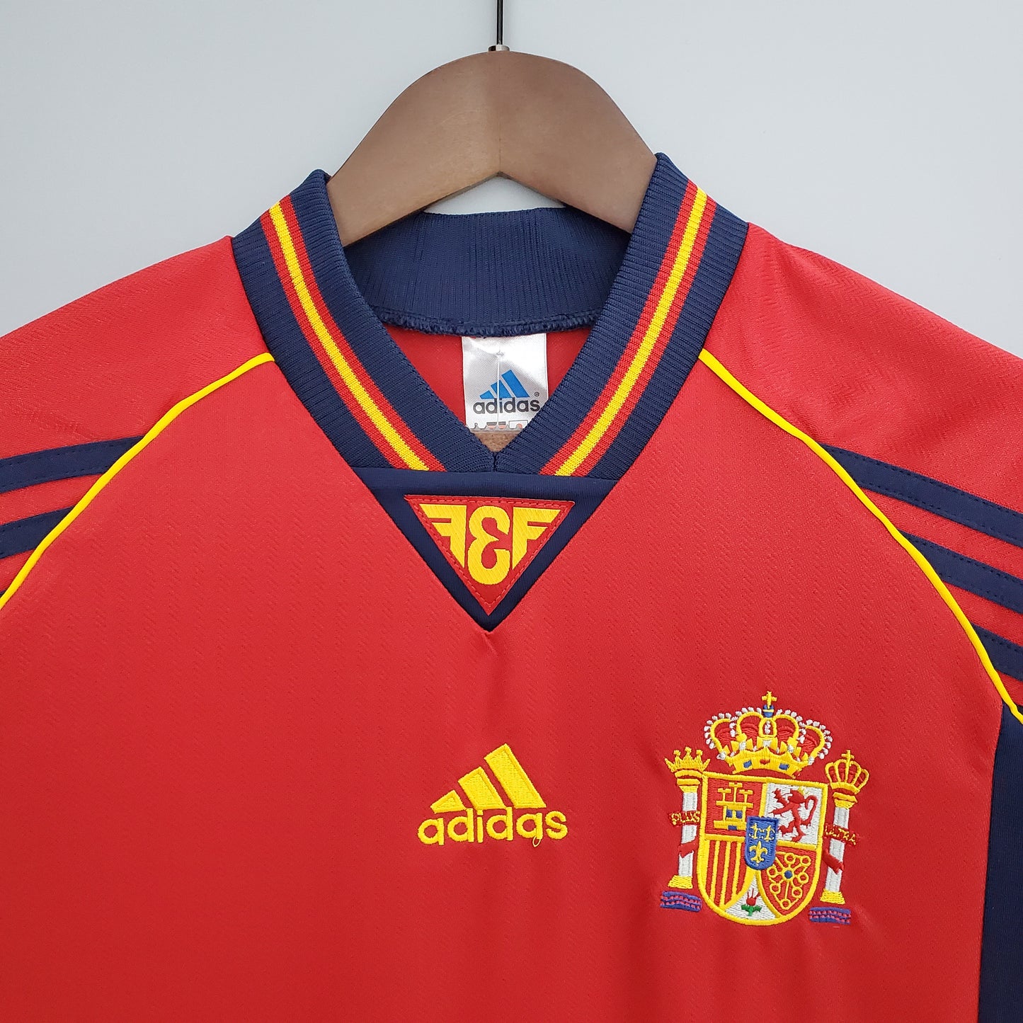 Spain Home Football shirt 1998/99