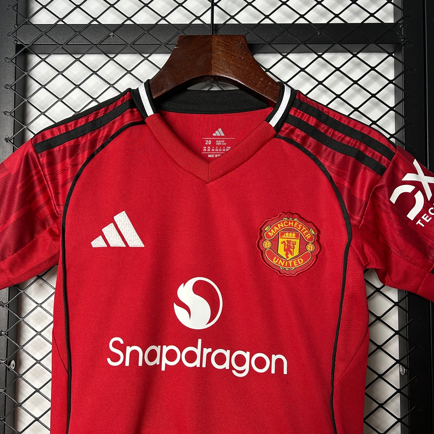 Manchester United Home kids Football shirt 2025/26