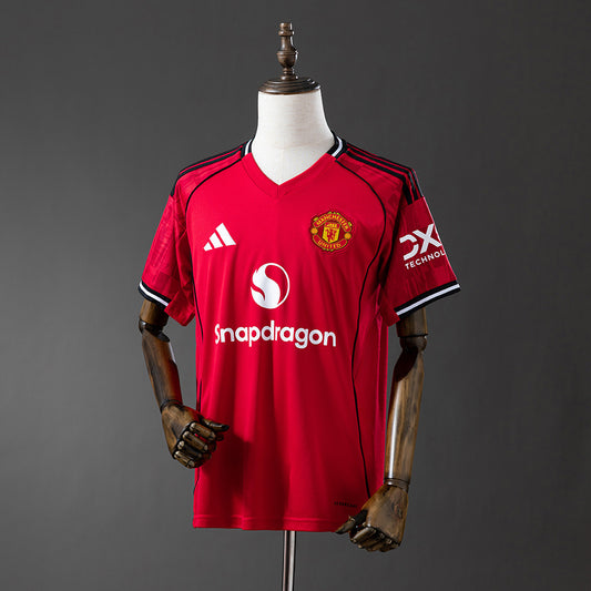 Manchester United  Home Football shirt 2025/26